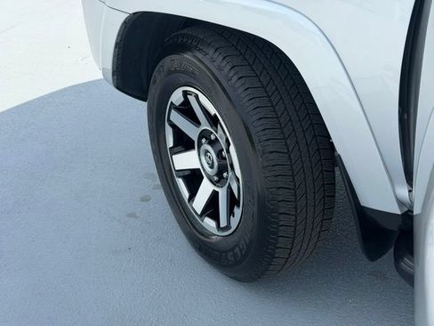 Certified 2021 Toyota 4Runner TRD Off-Road Premium AWD/4WD image 24