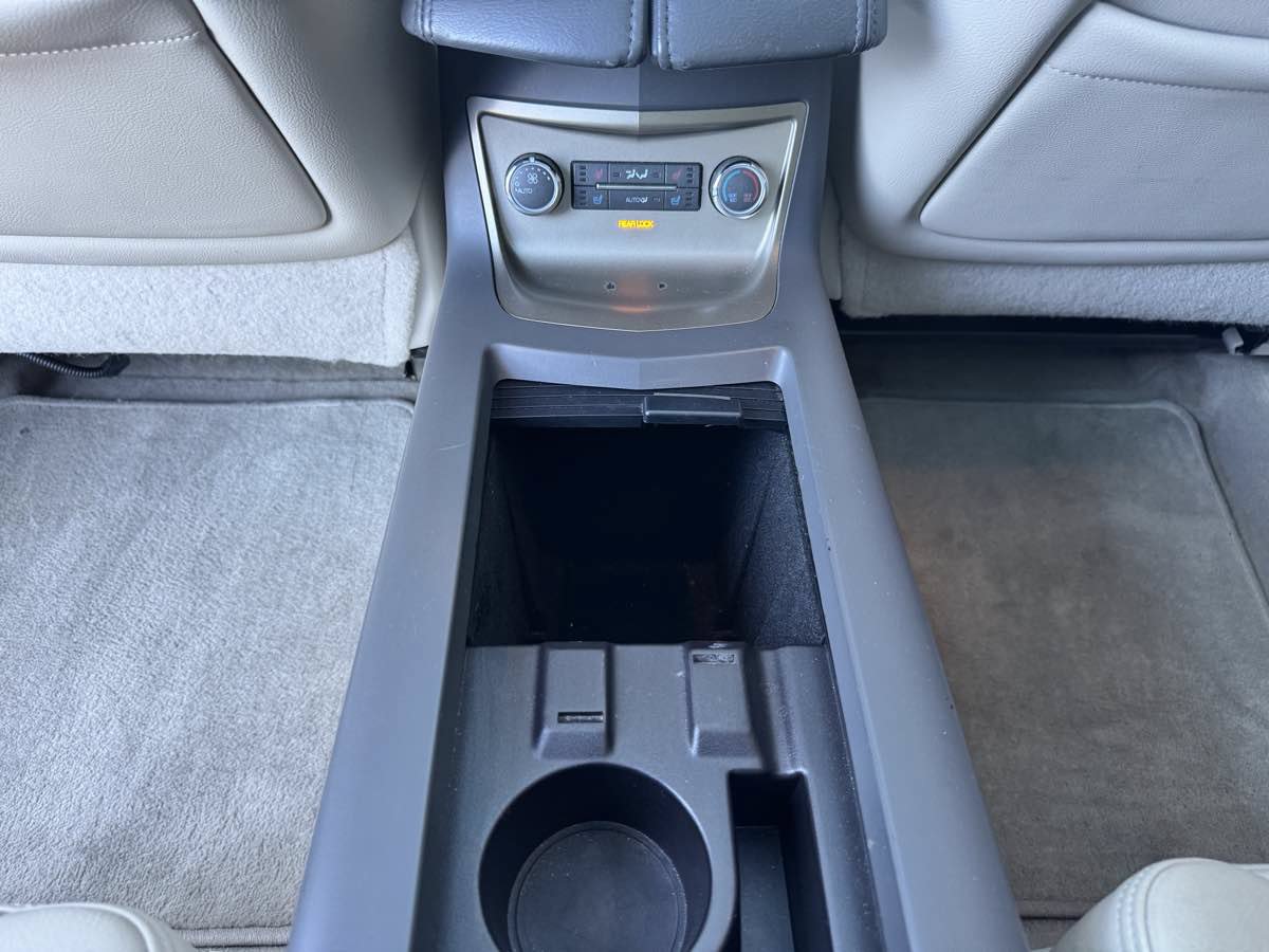 Used 2012 Lincoln MKT AWD image 32