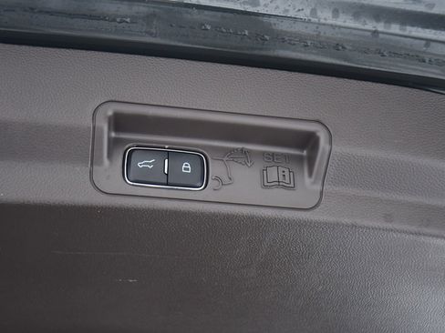 Used 2023 Ford Explorer Platinum w/ Technology Package image 20