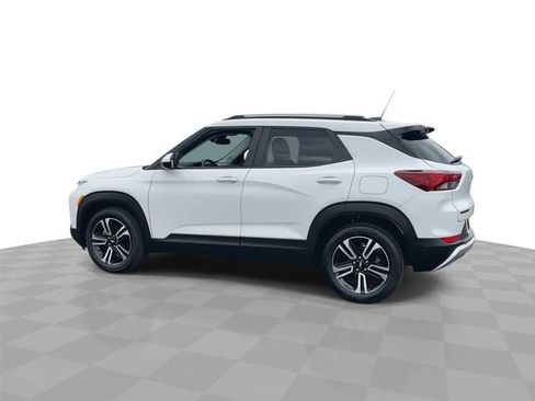 Certified 2023 Chevrolet TrailBlazer LT w/ LPO, Blackout Package FWD image 6