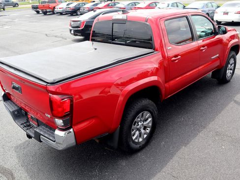 Used 2019 Toyota Tacoma SR5 image 12