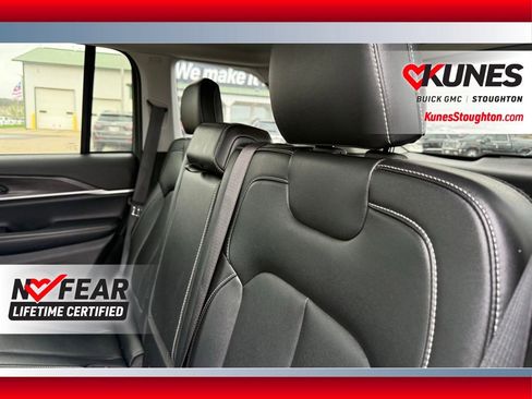 Used 2023 Jeep Grand Cherokee Limited AWD/4WD image 42