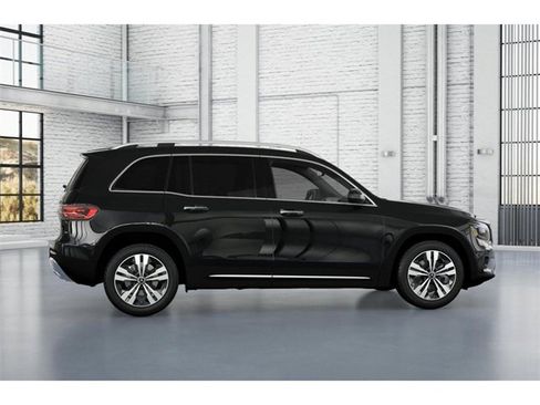 New 2025 Mercedes-Benz GLB 250 4MATIC image 17