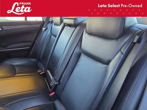 Used 2022 Chrysler 300 Touring L image 25