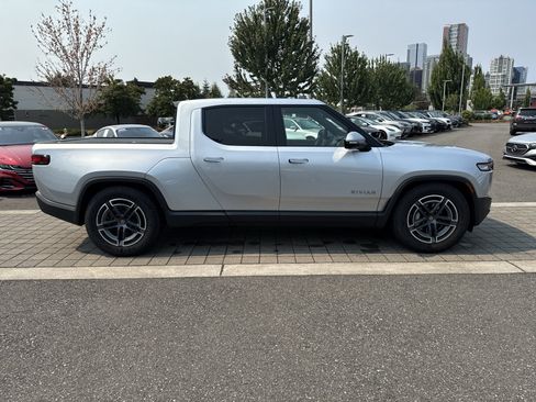 Used 2025 Rivian R1T Adventure AWD/4WD image 4