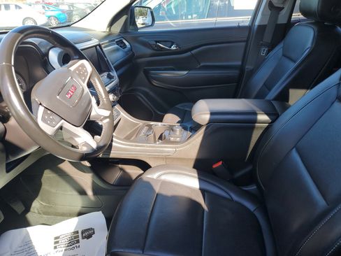 Used 2023 GMC Acadia SLT image 18