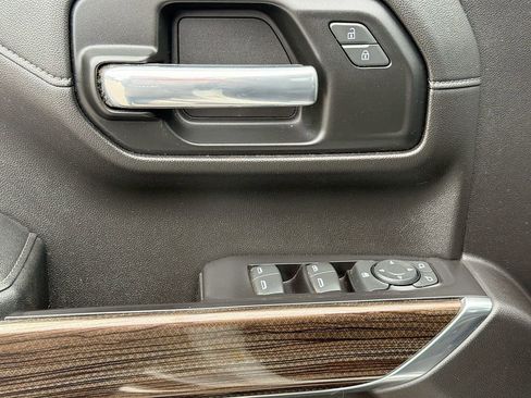 Used 2019 Chevrolet Silverado 1500 RST image 18