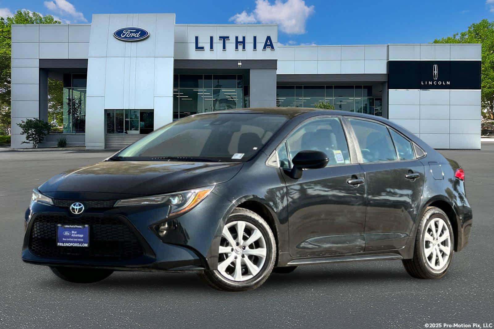 Used 2021 Toyota Corolla LE FWD image 1