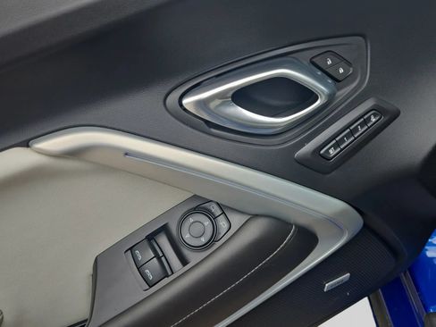 Used 2016 Chevrolet Camaro SS RWD image 14