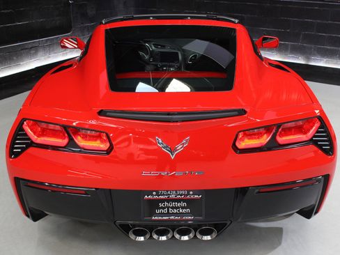 Used 2019 Chevrolet Corvette w/ 2LT w/ 2LT Preferred Equipment Group image 18