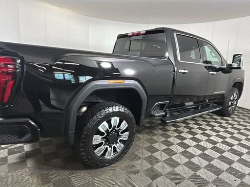 Used 2025 GMC Sierra 2500 Denali w/ Denali Reserve Package AWD/4WD image 3