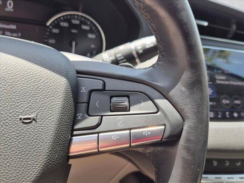 Used 2023 Cadillac XT4 Premium Luxury FWD image 12