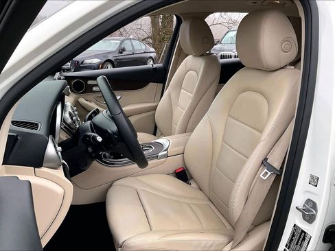 Used 2019 Mercedes-Benz GLC 300 image 8