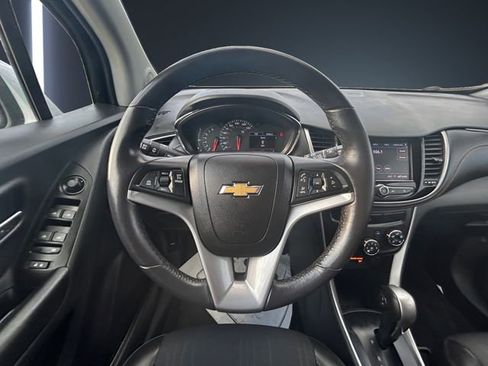 Used 2022 Chevrolet Trax LT w/ Driver Confidence Package AWD/4WD image 12