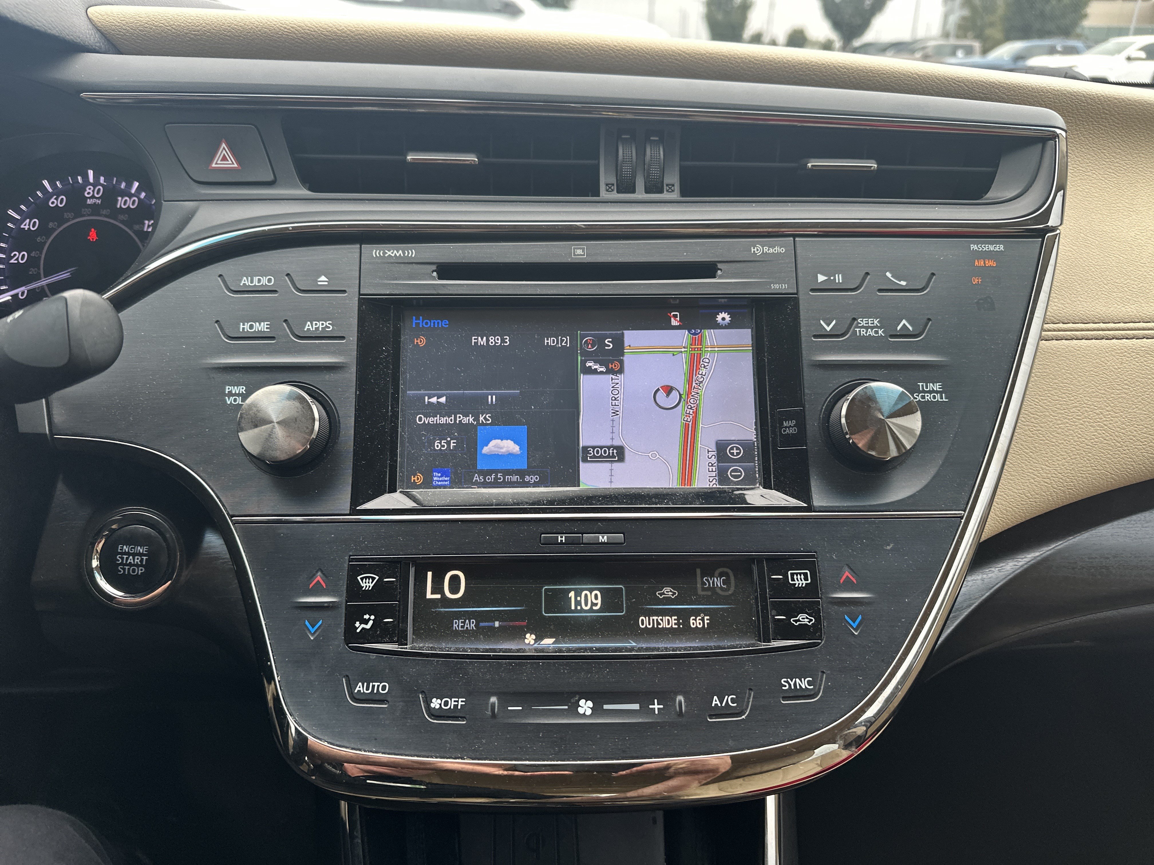 Used 2016 Toyota Avalon Limited FWD image 23