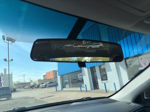Used 2016 Toyota Camry LE FWD image 17