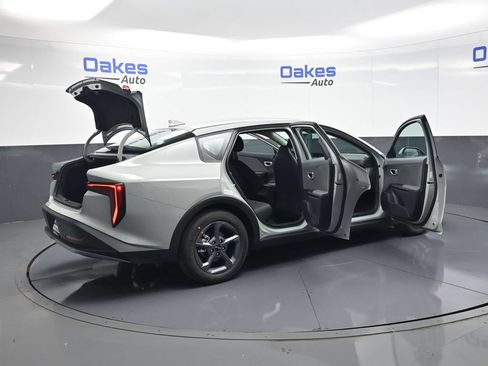 New 2026 Kia K4 FWD image 52