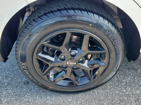 Used 2024 Kia Soul LX w/ Option Group 015 FWD image 5