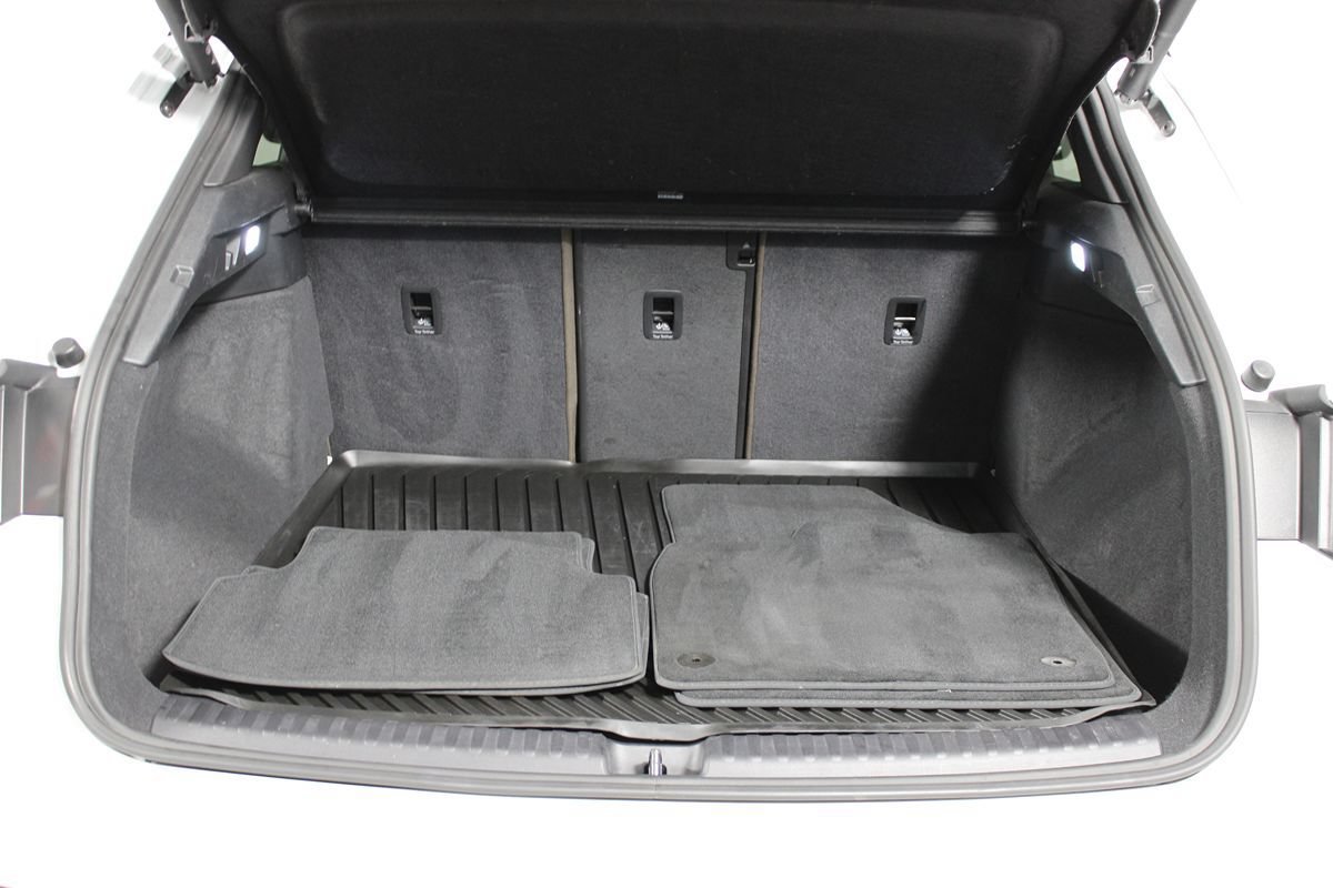 Used 2023 Audi Q4 e-tron Premium Plus w/ Premium Plus RWD image 40