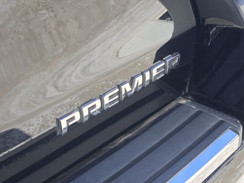 Used 2019 Chevrolet Suburban Premier image 13