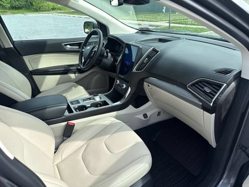 Used 2022 Ford Edge Titanium w/ Equipment Group 301A AWD/4WD image 14