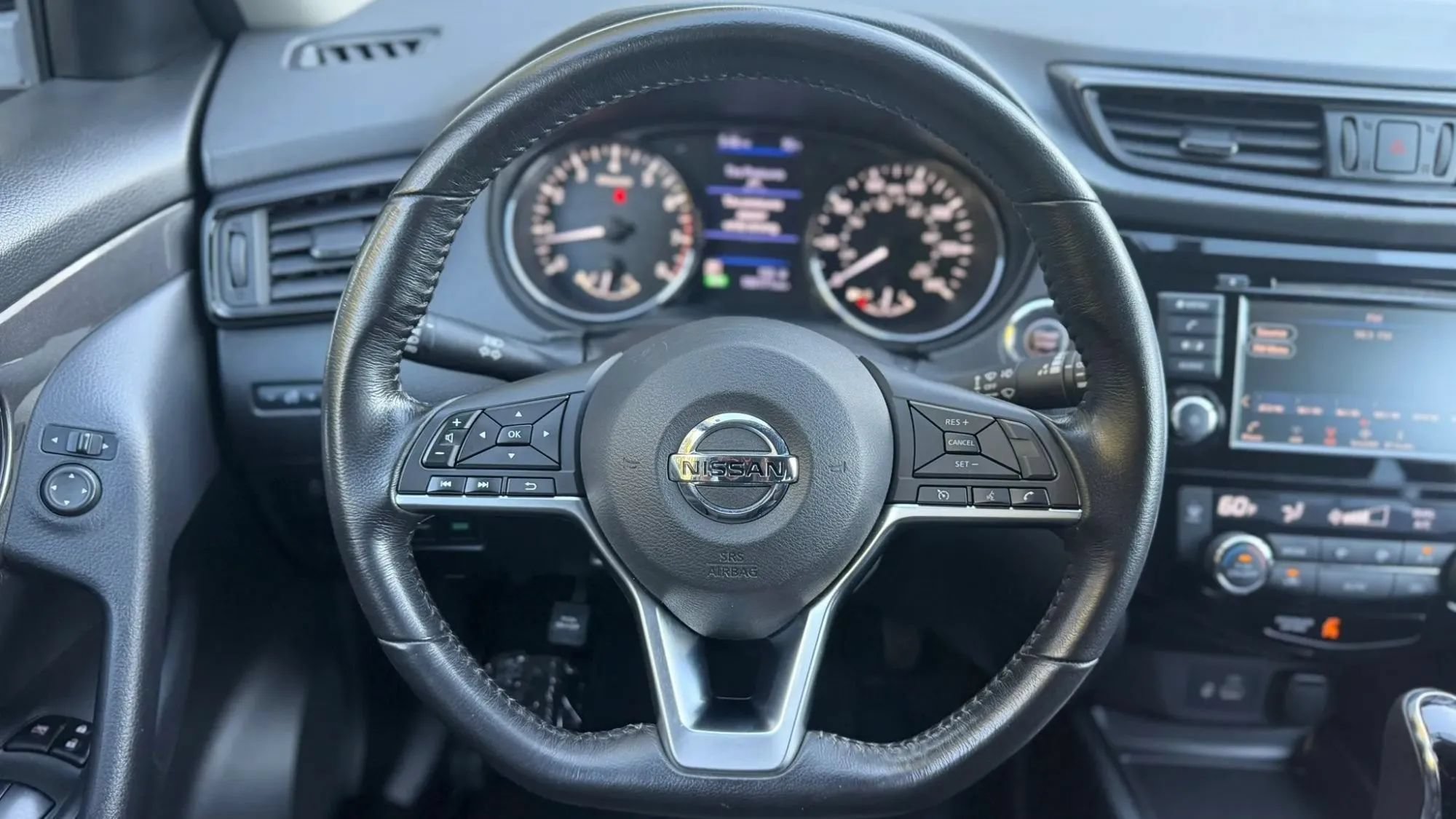 Used 2018 Nissan Rogue SV AWD/4WD image 23