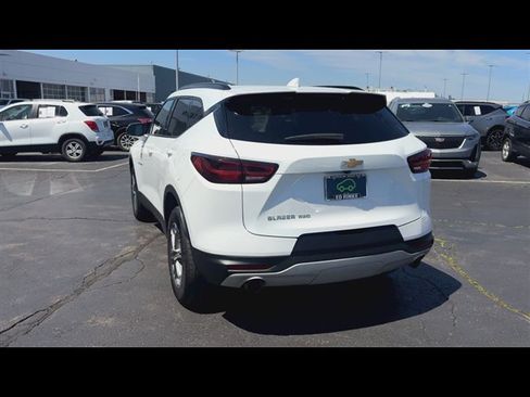 Used 2025 Chevrolet Blazer LT w/ Convenience Package AWD/4WD image 7