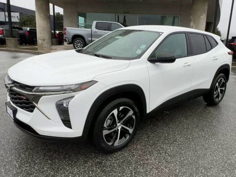 Used 2026 Chevrolet Trax RS image 4