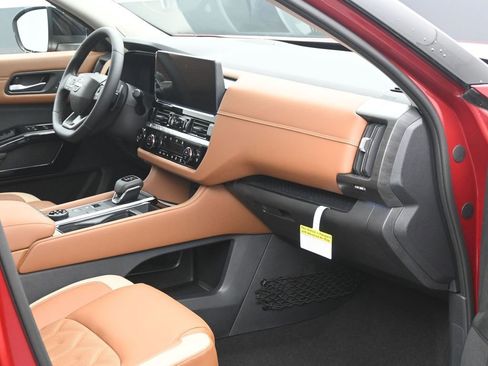 New 2026 Nissan Pathfinder Platinum AWD/4WD image 6