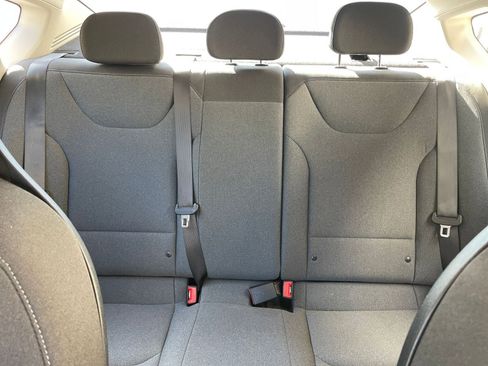 Used 2025 Kia K4 LXS image 37