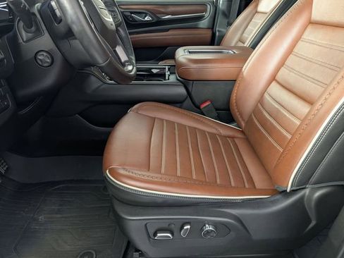 Used 2023 GMC Yukon XL Denali Ultimate image 14