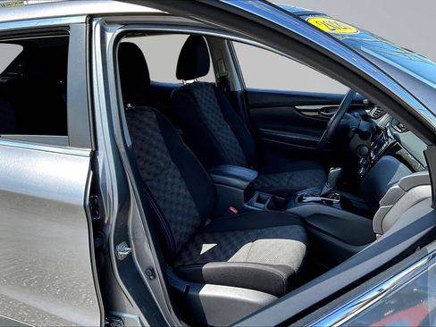 Used 2020 Nissan Rogue Sport SV AWD/4WD image 26