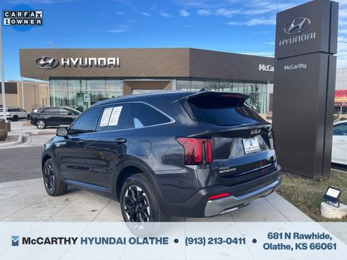 Used 2025 Kia Sorento S image 15