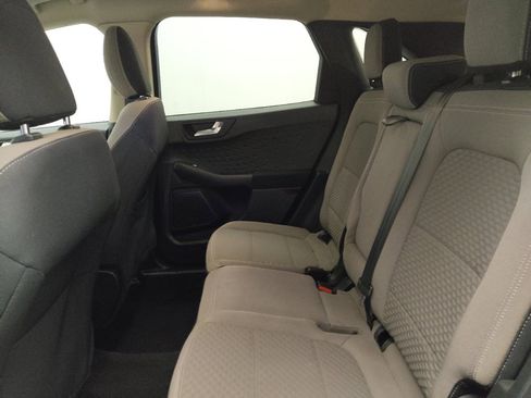 Used 2020 Ford Escape SE image 18