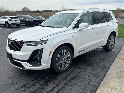 Certified 2024 Cadillac XT6 Premium Luxury AWD/4WD image 3