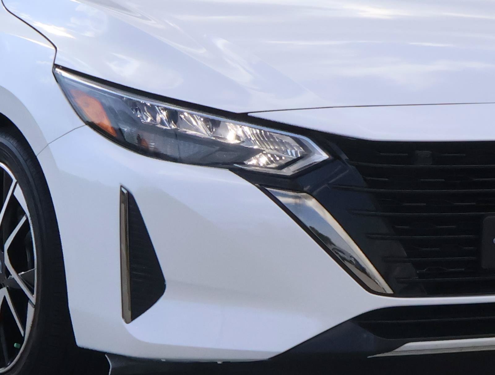 Used 2024 Nissan Sentra SR FWD image 7