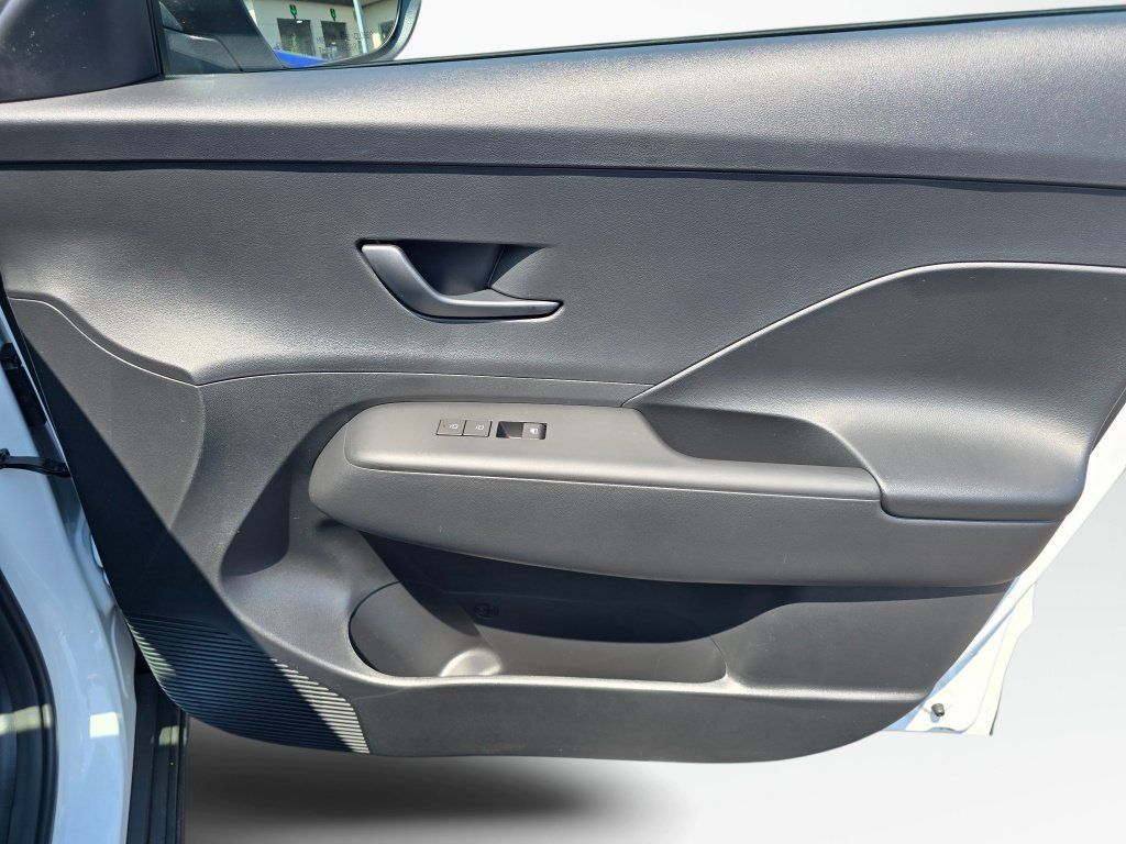 New 2027 Hyundai Kona SE AWD/4WD image 40