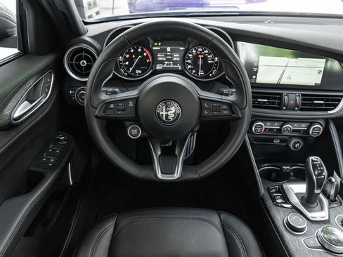 Used 2023 Alfa Romeo Giulia Sprint image 10