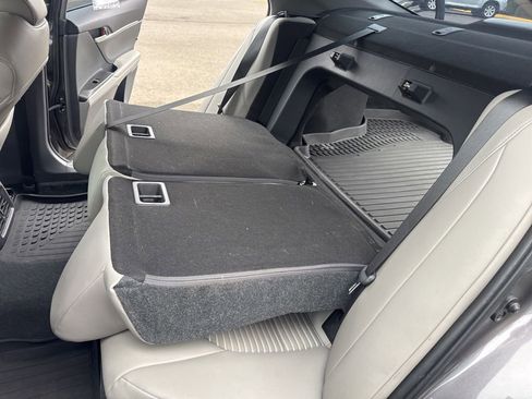 Used 2023 Toyota Camry SE image 16