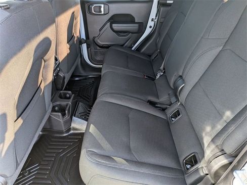 Certified 2022 Jeep Gladiator Sport image 23