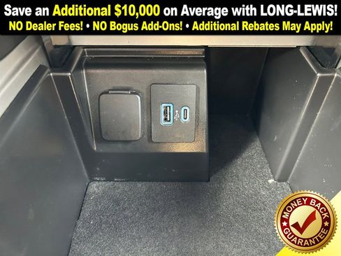 Used 2022 Ford Explorer XLT image 29