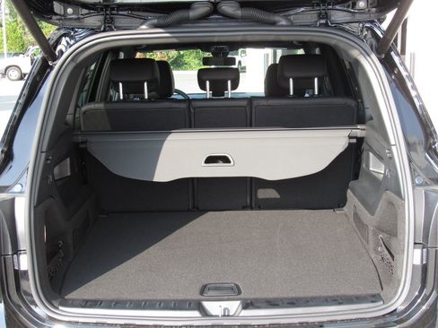 Used 2023 Mercedes-Benz GLB 250 4MATIC image 23