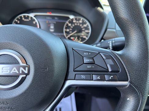 Used 2024 Nissan Altima 2.5 SV image 21