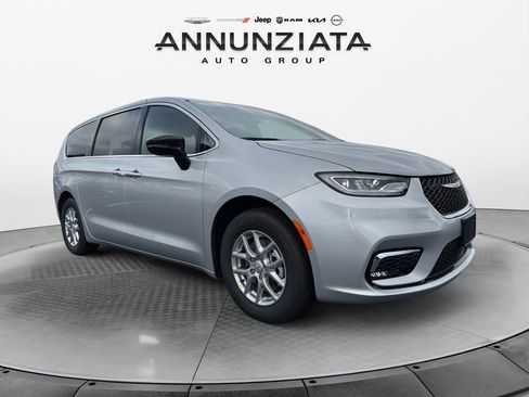 New 2026 Chrysler Pacifica Select image 7