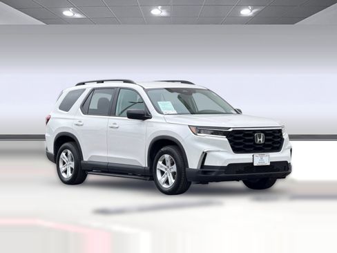 Certified 2023 Honda Pilot LX image 6