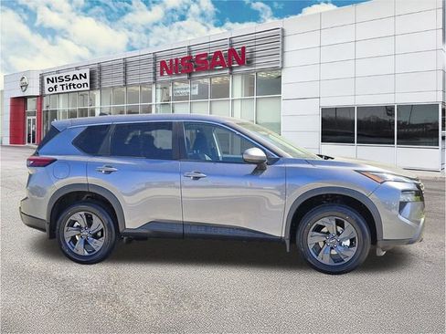 New 2026 Nissan Rogue SV image 3