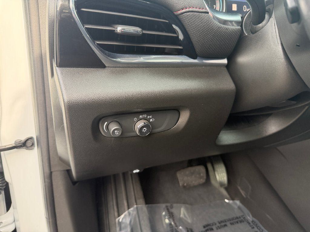 Used 2022 Chevrolet Traverse RS AWD/4WD image 20
