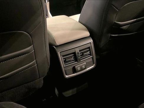 Used 2023 Subaru Forester Limited image 34