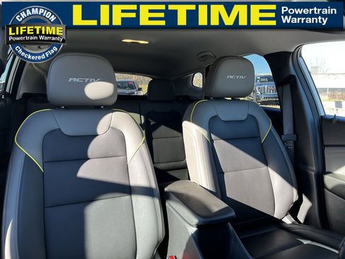 Used 2024 Chevrolet Trax ACTIV w/ Driver Confidence Package image 37