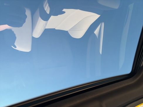 Used 2018 BMW 230i Coupe image 24